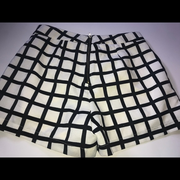 Forever 21 Checkered High Waisted Shorts - Picture 2 of 4